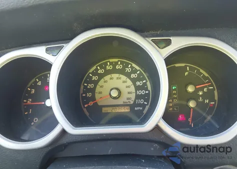 2005 Toyota 4Runner Sr5 V8 z USA, uszkodzony, nr VIN JTEBT14R750056583